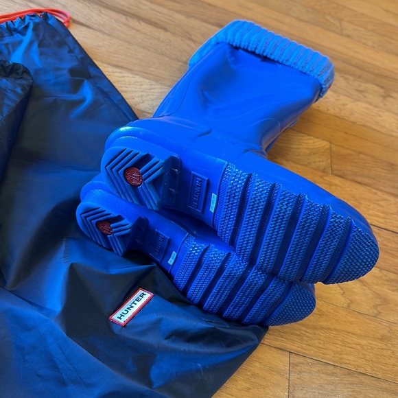 Hunter rain boots w/ liners and bag - Picture 4 of 4
